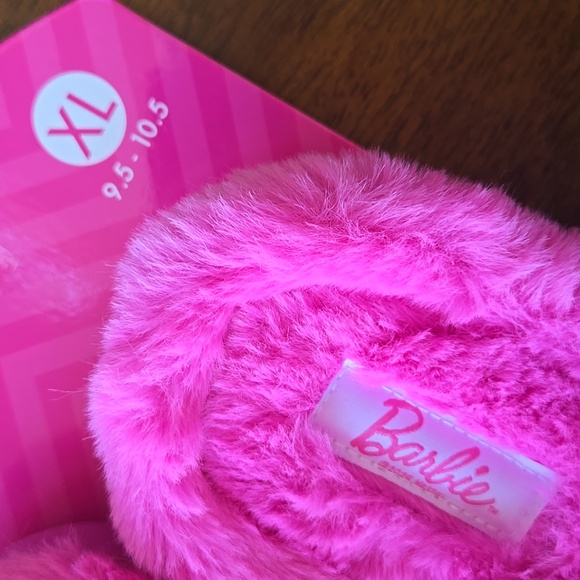 Barbie Pink Slippers with Faux Pearls Tik Tok Viral Size XL 9.5-10.5 NWT - Picture 3 of 10